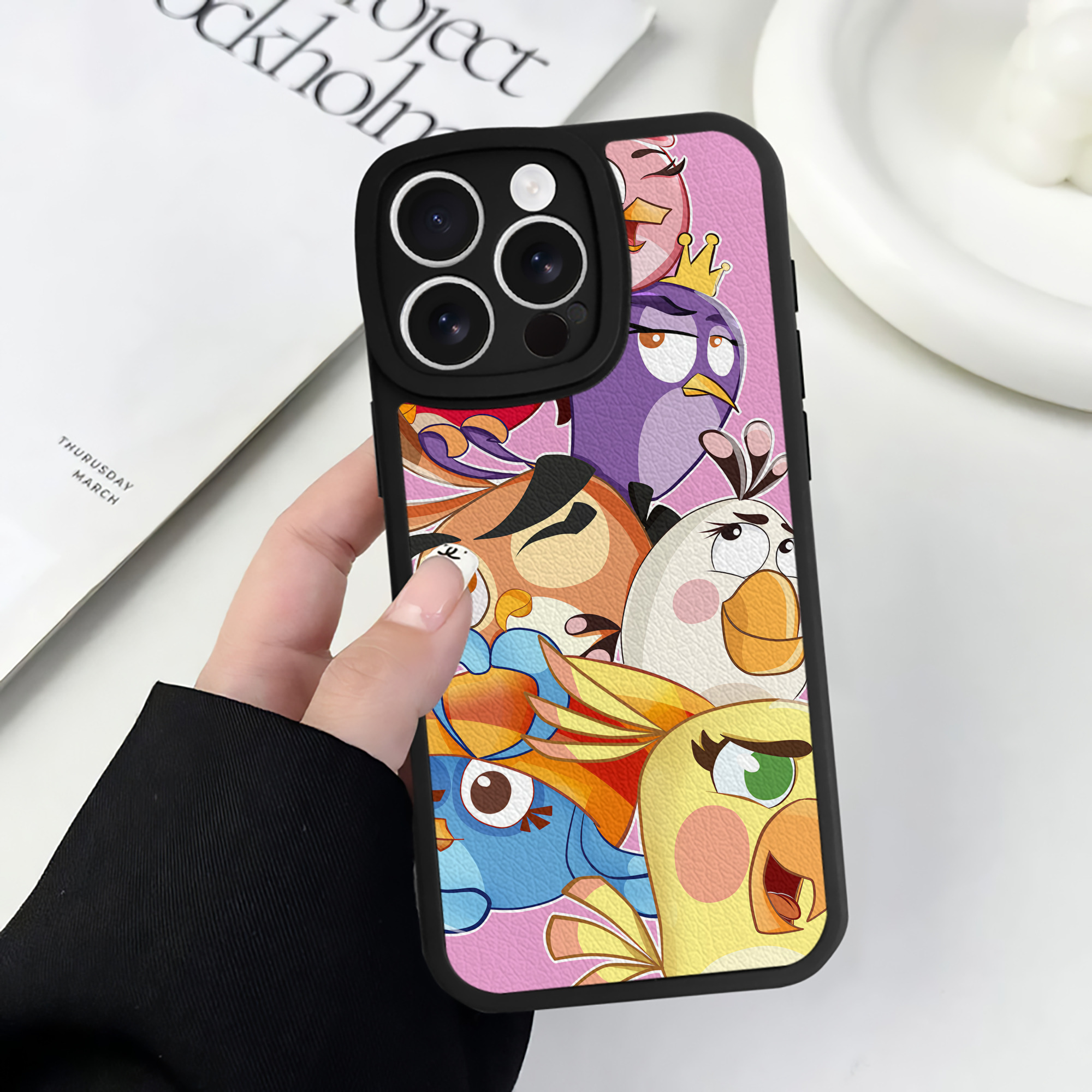（画像用） Angry Birds アングリーバード 【iPhone 16シリーズ対応】シリコンスマホケース（レザー調） 材質：シリコン